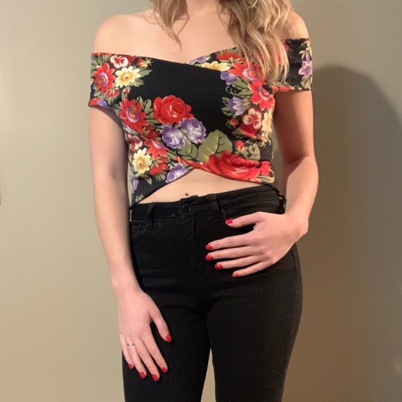 Crop top - Picture 2 of 2
